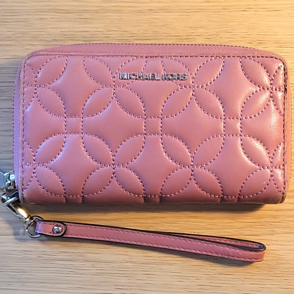 Michael Kors Quilted Zip Wallet